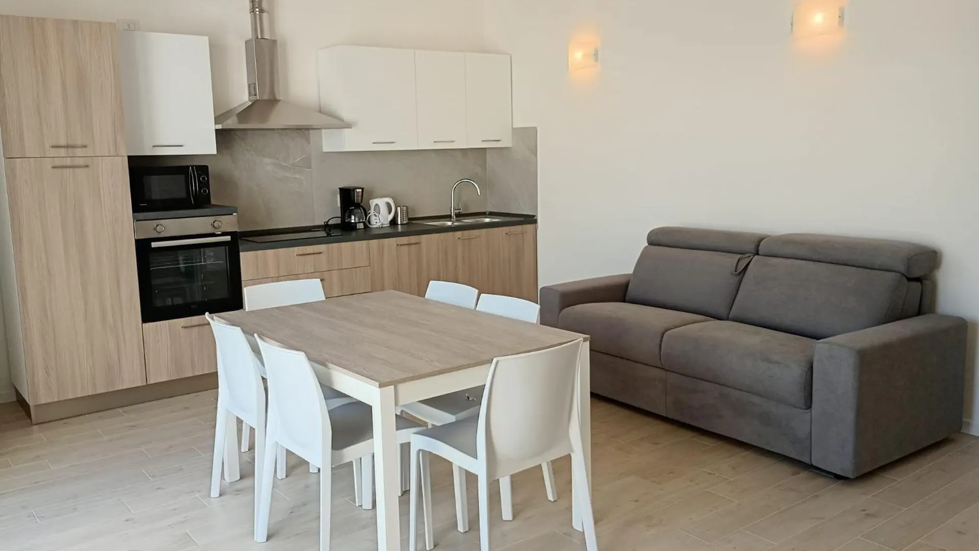 Residence Florinas Con Piscina - Family Apartments לידו די ג'סולו איטליה