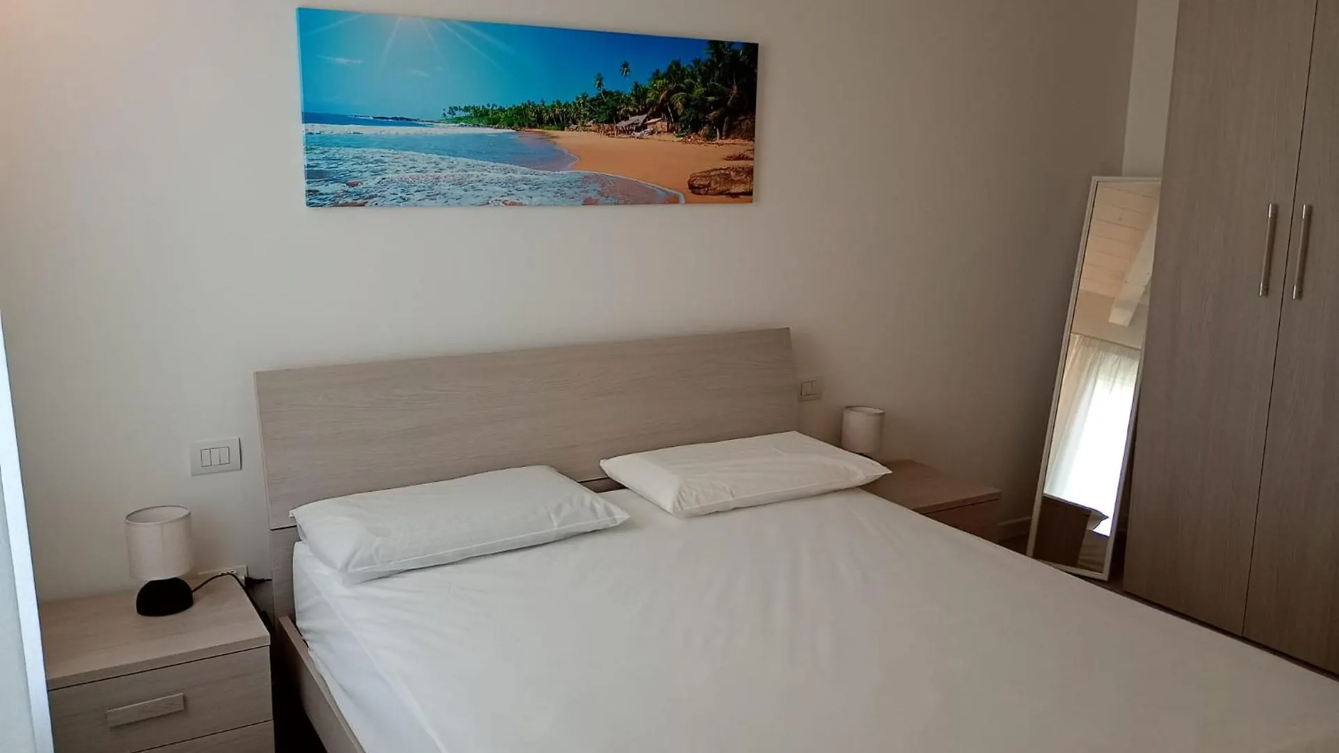 Residence Florinas Con Piscina - Family Apartments לידו די ג'סולו